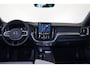 Volvo XC60 T6 Recharge AWD Core - IntelliSafe Assist & Surround - 360º Camera - Adaptieve LED koplampen - Verwarmde voorstoelen, stuur & achterbank - Parkeersensoren voor & achter - Elektr. bedienb. voorstoelen met geheugen - Draadloze tel. lader - Extra getint glas - 19' LMV