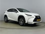 Lexus NX 300h AWD F Sport Line | Panoramadak | Trekhaak | Stoelverwarming |