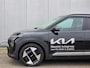 Kia EV3 81,4 kWh 204pk Plus Advanced | Camera | Navigatie | Glazen Schuif- kanteldak | Harman Kardon | Stoel- stuurverwarming |