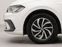 Volkswagen Polo 1.0 TSI Life Business | Apple Carplay | Navigatie | Parkeersensoren voor en achter | Voorstoelen verwarmd | Start/stop systeem | Bluetooth | Cruise control | Regensensor |