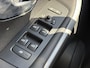 Volvo V40 2.0 T2 Base | All season banden | Airconditioning | Radio CD speler | Elektrische ramen | Automatische verlichting | 16 inch lichtmetalen velgen | Start stop systeem | Snelheidsbegrenzer | Elektrische ramen |
