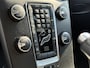 Volvo V40 2.0 T2 Base | All season banden | Airconditioning | Radio CD speler | Elektrische ramen | Automatische verlichting | 16 inch lichtmetalen velgen | Start stop systeem | Snelheidsbegrenzer | Elektrische ramen |