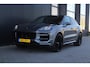 Porsche Cayenne Coupé 3.0 S E-Hybrid Black Edition | Achterasbesturing | Sport Chrono | Alcantara Hemelbekleding |