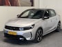 Opel Corsa 1.2 TURBO GS NAVIGATIE VIA APPLE CARPLAY/ANDROID CRUISE CONTROL RIJSTROOKSENSOREN DODEHOEKSENSOREN ACHTERUITRIJCAMERA 17" LICHTMETALEN VELGEN ZEER MOOI !!