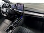 Volkswagen Golf 1.5 150pk eTSI R-Line Edition Dodehoeksensoren | Achteruitrijcamera | Stoelverwarming