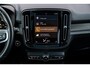 Volvo XC40 2.0 T4 R-Design | Trekhaak | Panoramisch Schuif/Kanteldak | Adaptive Cruise Control | BLIS | Stoel & Stuurverwarming | DAB+ | CarPlay |