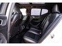 Volvo XC40 2.0 T4 R-Design | Trekhaak | Panoramisch Schuif/Kanteldak | Adaptive Cruise Control | BLIS | Stoel & Stuurverwarming | DAB+ | CarPlay |