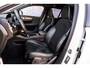 Volvo XC40 2.0 T4 R-Design | Trekhaak | Panoramisch Schuif/Kanteldak | Adaptive Cruise Control | BLIS | Stoel & Stuurverwarming | DAB+ | CarPlay |