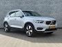 Volvo XC40 2.0 T4 Momentum Pro | Trekhaak | Panoramadak | Lichtmetalen Velgen 19 inch | Keyless Entry | Elektrische Achterklep | Stoelverwarming | Parkeerverwarming | Navigatie