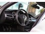 BMW 5-Serie 520i | NL auto | Cruise control | HiFi audio | 18 inch | Trekhaak afneembaar | Regensensor | iDrive | Parkeersensoren | Automatische lichtschakelaar