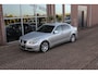 BMW 5-Serie 520i | NL auto | Cruise control | HiFi audio | 18 inch | Trekhaak afneembaar | Regensensor | iDrive | Parkeersensoren | Automatische lichtschakelaar