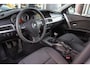 BMW 5-Serie 520i | NL auto | Cruise control | HiFi audio | 18 inch | Trekhaak afneembaar | Regensensor | iDrive | Parkeersensoren | Automatische lichtschakelaar