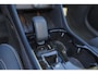 Volvo XC40 B3 Ultra Black Edition - Panorama/schuifdak - IntelliSafe Assist & Surround - 360º Camera - Harman/Kardon audio - LED Pixel koplampen - Verwarmde voorstoelen & stuur - Parkeersensoren voor & achter - Elektr. bedienb. voorstoelen met geheugen links - Draadloze tel. lader - Extra getint glas - Elektr. inklapbare trekhaak - 20' LMV