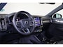 Volvo XC40 B3 Ultra Black Edition - Panorama/schuifdak - IntelliSafe Assist & Surround - 360º Camera - Harman/Kardon audio - LED Pixel koplampen - Verwarmde voorstoelen & stuur - Parkeersensoren voor & achter - Elektr. bedienb. voorstoelen met geheugen links - Draadloze tel. lader - Extra getint glas - Elektr. inklapbare trekhaak - 20' LMV