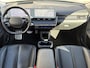 Hyundai Ioniq 5 Lounge AWD 73kWh / SOH 98% / Fabrieksgarantie t/m 12-2027 / Dealer onderhouden / Stoel-/Stuur-/Achterbankverwarming / Navigatie / Apple Carplay/Android Auto / BOSE audio / Achteruitrijcamera /