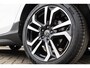 Volvo V40 Cross Country 1.5 T3 Polar+ Luxury | Navigatie | Panoramadak | Achteruitrijcamera | Lederen Bekleding | Parkeerverwarming | LED Koplampen | Lichtmetalen Velgen | Stoelverwarming | Keyless Entry
