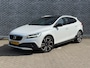 Volvo V40 Cross Country 1.5 T3 Polar+ Luxury | Navigatie | Panoramadak | Achteruitrijcamera | Lederen Bekleding | Parkeerverwarming | LED Koplampen | Lichtmetalen Velgen | Stoelverwarming | Keyless Entry