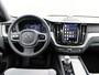 Volvo XC60 2.0 T8 Plug-in hybrid AWD Ultra Dark Automaat / Panoramadak / Bowers & Wilkins audio / 21" velgen / Trekhaak / Gelaagde ramen / Privacy Glass / 360* camera