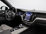 Volvo XC60 2.0 T8 Plug-in hybrid AWD Ultra Dark Automaat / Panoramadak / Bowers & Wilkins audio / 21" velgen / Trekhaak / Gelaagde ramen / Privacy Glass / 360* camera