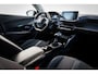 Peugeot 2008 1.2 131 PK PureTech Allure | 1 e Eign | 3D-I-Cockpit | Hoge zit / Instap | Ned Auto | Clima | Peugeot Connect 3D Navigatie | Clima | Pdc | Cruise | Keyless entry | Apple Carplay/Android Auto |
