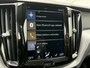 Volvo XC60 2.0 T5 Momentum Pro | Trekhaak | Keyless Entry | Elektrische Achterklep | Lichtmetalen Velgen 19 inch | Stoelverwarming voor en achter | Parkeerverwarming | Achteruitrijcamera | DAB