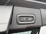 Volvo XC60 2.0 T5 Momentum Pro | Trekhaak | Keyless Entry | Elektrische Achterklep | Lichtmetalen Velgen 19 inch | Stoelverwarming voor en achter | Parkeerverwarming | Achteruitrijcamera | DAB