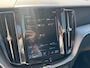 Volvo XC60 2.0 T5 Momentum Pro | Trekhaak | Keyless Entry | Elektrische Achterklep | Lichtmetalen Velgen 19 inch | Stoelverwarming voor en achter | Parkeerverwarming | Achteruitrijcamera | DAB