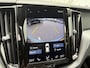 Volvo XC60 2.0 T5 Momentum Pro | Trekhaak | Keyless Entry | Elektrische Achterklep | Lichtmetalen Velgen 19 inch | Stoelverwarming voor en achter | Parkeerverwarming | Achteruitrijcamera | DAB
