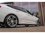 BMW 3-Serie Gran Turismo 320i High Executive M-sport | NL auto | Facelift | Carplay | Sportstoelen | Memory | Panoramadak | 19 inch | Spiegelpakket | Climate control | PDC | Navigatie
