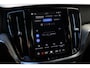 Volvo V60 2.0 T6 Plug-in hybrid AWD Plus Dark | Adaptive Cruise Control & Pilot Assist | Premium audio by Harman Kardon | Elektrisch verstelbare bestuurders- en passagiersstoel met geheugen | Keyless entry | Google Services | Start/stop systeem | Rondomzicht camera | Trekhaak semi-elektrisch uitklapbaar | Apple carplay & Android Auto | Dodehoekdetectie met correctie |