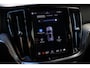 Volvo V60 2.0 T6 Plug-in hybrid AWD Plus Dark | Adaptive Cruise Control & Pilot Assist | Premium audio by Harman Kardon | Elektrisch verstelbare bestuurders- en passagiersstoel met geheugen | Keyless entry | Google Services | Start/stop systeem | Rondomzicht camera | Trekhaak semi-elektrisch uitklapbaar | Apple carplay & Android Auto | Dodehoekdetectie met correctie |