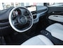 Fiat 500e LA PRIMA 118PK 42 kWh | PANORAMA DAK | ACHTERUITRIJ CAMERA | LEDEREN BEKLEDING | PARKEERSENSOREN VOOR + ACHTER | LED KOPLAMPEN | ADAPTIVE CRUISE CONTROL | NAVIGATIE | DODEHOEK DETECTIE | 17" LICHTMETALEN VELGEN | DRAADLOZE TELEFOONLADER | KEYLESS ENTRY/START |