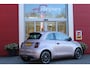 Fiat 500e LA PRIMA 118PK 42 kWh | PANORAMA DAK | ACHTERUITRIJ CAMERA | LEDEREN BEKLEDING | PARKEERSENSOREN VOOR + ACHTER | LED KOPLAMPEN | ADAPTIVE CRUISE CONTROL | NAVIGATIE | DODEHOEK DETECTIE | 17" LICHTMETALEN VELGEN | DRAADLOZE TELEFOONLADER | KEYLESS ENTRY/START |