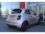 Fiat 500e LA PRIMA 118PK 42 kWh | PANORAMA DAK | ACHTERUITRIJ CAMERA | LEDEREN BEKLEDING | PARKEERSENSOREN VOOR + ACHTER | LED KOPLAMPEN | ADAPTIVE CRUISE CONTROL | NAVIGATIE | DODEHOEK DETECTIE | 17" LICHTMETALEN VELGEN | DRAADLOZE TELEFOONLADER | KEYLESS ENTRY/START |