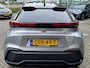 Toyota C-HR / C-HR+ 1.8 HYBRID 140 FIRST-EDITION BI-TONE 360° CAMERA EL-ACHTERKLEP KEYLESS PARK-SENSOREN 18'' LM-VELGEN BLIND SPOT LED APPLE/ANDROI CLIMA NAVI CAMERA NL-AUTO