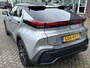 Toyota C-HR / C-HR+ 1.8 HYBRID 140 FIRST-EDITION BI-TONE 360° CAMERA EL-ACHTERKLEP KEYLESS PARK-SENSOREN 18'' LM-VELGEN BLIND SPOT LED APPLE/ANDROI CLIMA NAVI CAMERA NL-AUTO