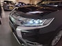 Mitsubishi Outlander 2.4 PHEV Instyle - Stoel/Stuurverwarming - Trekhaak - Schuif/kanteldak - Apple Carplay/Android auto - Adaptive Cruise - Dodehoekdetectie - Premium Audio - Speciale lak