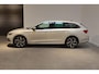 Skoda Octavia Combi 1.4 TSI iV PHEV Business Edition Stoelverwarming voor en achter - Stuurverwarming - Apple Carplay/Android Auto - Dodehoekdetectie - Adaptive Cruise - Trekhaak - Virtual Cockpit -