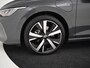 Volkswagen Golf 1.5 eHybrid Life Edition 204Pk DSG/AUTO | Glazen panorama-dak | Achteruitrijcamera | Cruise control adaptief | Apple carplay Android auto | Keyless | Parkeersensoren | Parkeer assiststent | BAD | 18"LMV