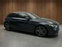 Mercedes-Benz A-klasse 180 AMG Line / navigatie / camera / sfeerverlichting / keyless