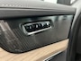 Volvo XC90 2.0 T8 Plug-in hybrid AWD Plus Dark 7 persoons Navigatie Apple Carplay/Android Auto 360 Camera Parkeersensoren Adaptive Cruise Control Full LED Stoel- en stuurverwarming Memory stoelen Climate Control Lichtmetalen velgen