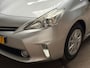 Toyota Prius+ Prius Wagon 1.8 Luxury Sport 7 Persoons Automaat (PANORAMADAK, NAVIGATIE, CLIMATE, KEYLESS, HEAD-UP DISPLAY, CAMERA, SPORTSTOELEN, GETINT GLAS, CRUISE, NIEUWE APK, NIEUWSTAAT)