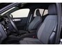 Volvo XC40 B3 Plus Black Edition - IntelliSafe Assist & Surround - 360º Camera - Harman/Kardon audio - Verwarmde voorstoelen & stuur - Parkeersensoren voor & achter - Elektr. bedienb. voorstoelen met geheugen links - Draadloze tel. lader - Extra getint glas - 20' LMV