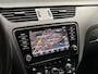 Skoda Octavia Combi 1.0 TSI Sport (APPLE CARPLAY, GROOT NAVI, CLIMATE, CRUISE, SPORTSTOELEN, PARKEERSENSOREN, NIEUWE APK, NIEUWSTAAT)
