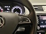 Skoda Octavia Combi 1.0 TSI Sport (APPLE CARPLAY, GROOT NAVI, CLIMATE, CRUISE, SPORTSTOELEN, PARKEERSENSOREN, NIEUWE APK, NIEUWSTAAT)