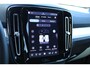 Volvo XC40 B4 Plus Dark | Harman/Kardon Audio | Achteruitrijcamera | Google Services | Stoelverwarming | Stuurwielverwarming | Apple Carplay | Android Auto | Keyless entry | Bestuurdersstoel met geheugenfunctie |