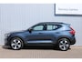 Volvo XC40 B4 Plus Dark | Harman/Kardon Audio | Achteruitrijcamera | Google Services | Stoelverwarming | Stuurwielverwarming | Apple Carplay | Android Auto | Keyless entry | Bestuurdersstoel met geheugenfunctie |