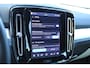 Volvo XC40 B4 Plus Dark | Harman/Kardon Audio | Achteruitrijcamera | Google Services | Stoelverwarming | Stuurwielverwarming | Apple Carplay | Android Auto | Keyless entry | Bestuurdersstoel met geheugenfunctie |