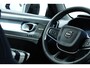 Volvo XC40 B4 Plus Dark | Harman/Kardon Audio | Achteruitrijcamera | Google Services | Stoelverwarming | Stuurwielverwarming | Apple Carplay | Android Auto | Keyless entry | Bestuurdersstoel met geheugenfunctie |