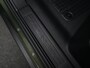 Land Rover Defender 2.0 P300e PHEV S Forest Edition | Comfort Pack | Convenience Pack | ClearSight binnenspiegel | Meridian Sound System | Panoramadak |